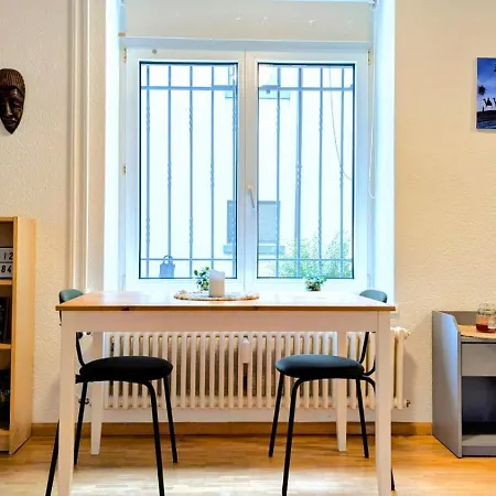 Urban Retreat - Cozy Studio With Private Patio *