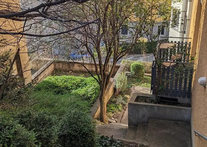 Daire Urban Retreat - Cozy Studio With Private Patio *