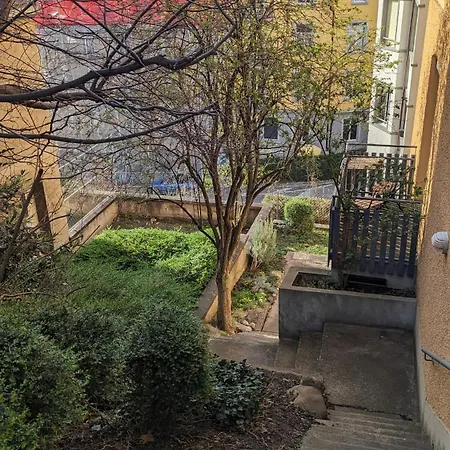 Appartement Urban Retreat - Cozy Studio With Private Patio *